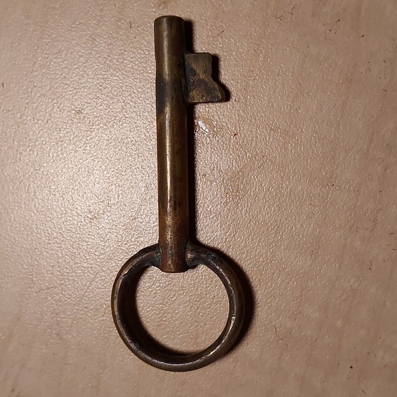 Antique Set of Three Keys One Marked Aug 27 1895 Skeleton Keys Old Keys - Picture 7 of 10